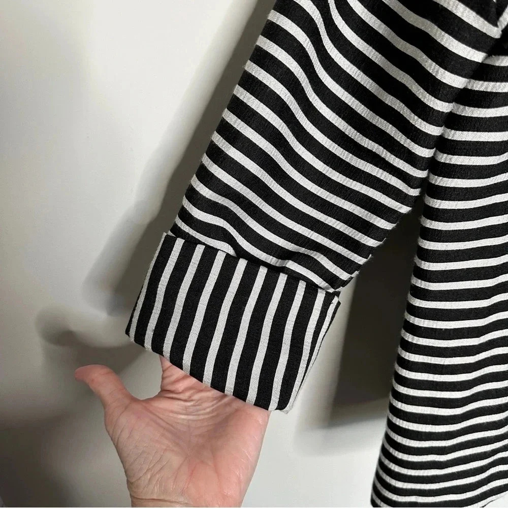 IC by Connie K Black White Stripe Blazer Medium Art 2 Wear Lagenlook Beetlejuice - Picture 9 of 12